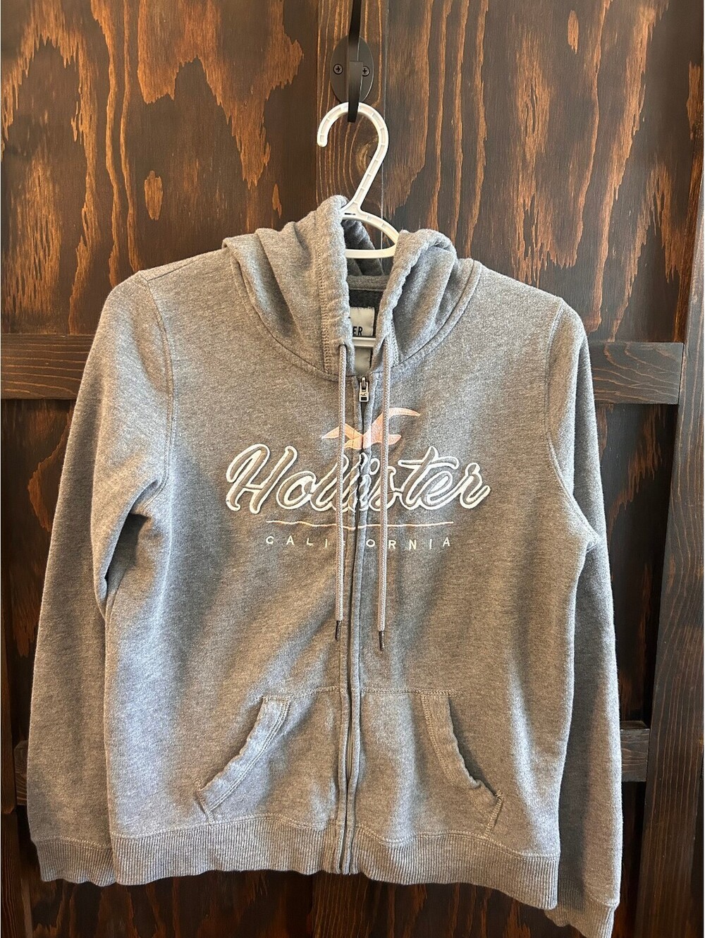 Hollister CA Women’s Hoodie Medium Gray Full Zip Pink Logo Sweatshirt Y2k